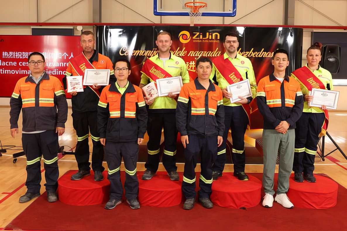 Ziđin dodelio nagrade radnicima